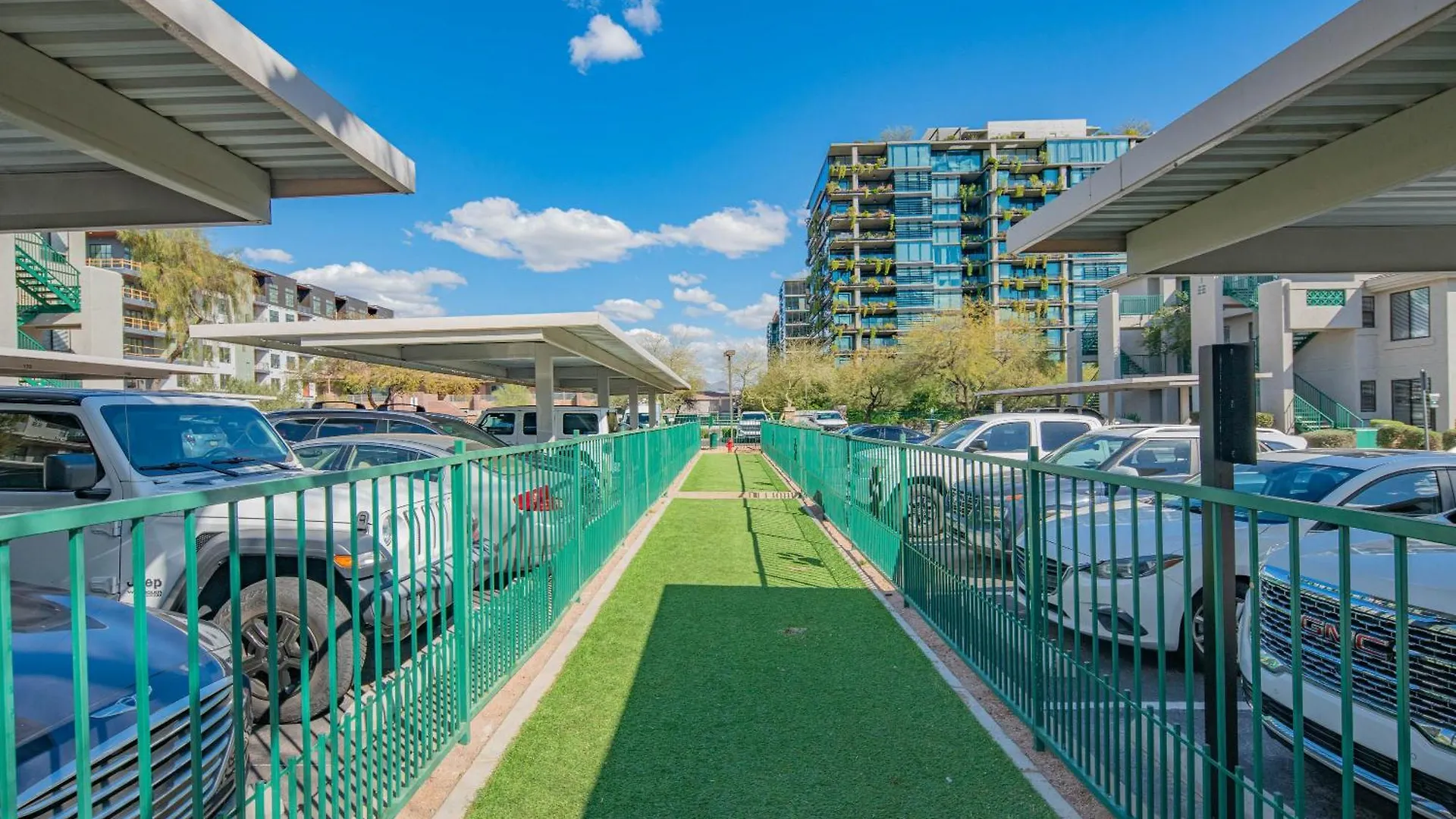 Exclusive Unit Golf Side- Walkable Area - King Bed - N248 Appartement Scottsdale